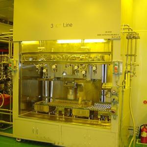 清洗劑灌裝機(jī) 18L全自動(dòng)灌裝機(jī)
